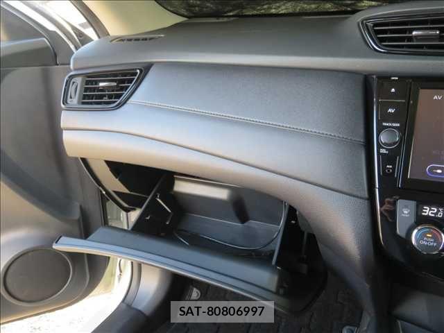 Nissan X-TRAIL 2017-07 4996204-12