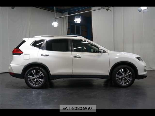 Nissan X-TRAIL 2017-07 4996204-15