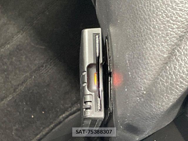 Nissan X-TRAIL 2015-04 5883491-5
