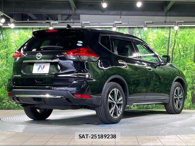 Nissan X-TRAIL 2018-01 5883456-16