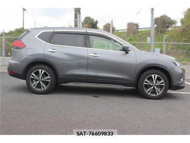 Nissan X-TRAIL 2017-10 6248537-9