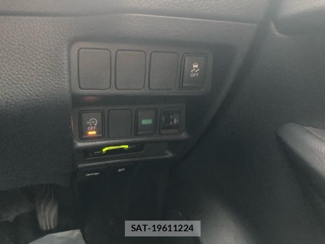 Nissan X-TRAIL 2015-05 6615868-23