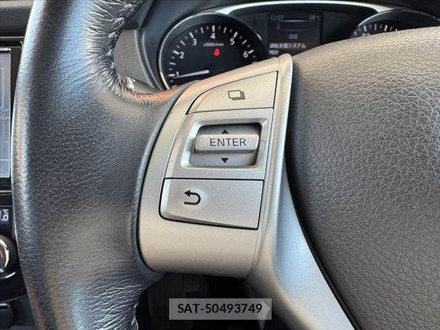 Nissan X-TRAIL 2015-10 6678870-27