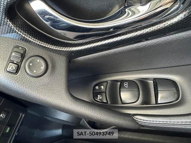 Nissan X-TRAIL 2015-10 6678870-28