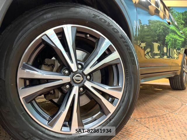 Nissan X-TRAIL 2017-07 6818152-12
