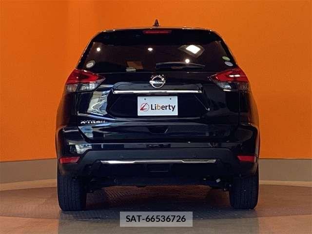 Nissan X-TRAIL 2018-03 6915815-11