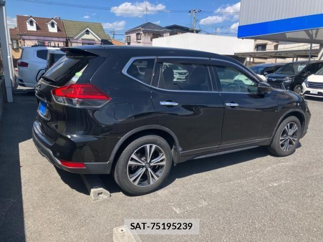 Nissan X-TRAIL 2018-05 6915816-2