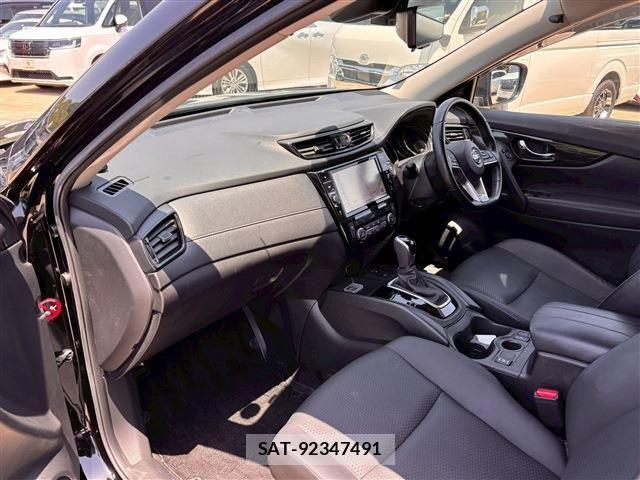 Nissan X-TRAIL 2021-07 6915807-4