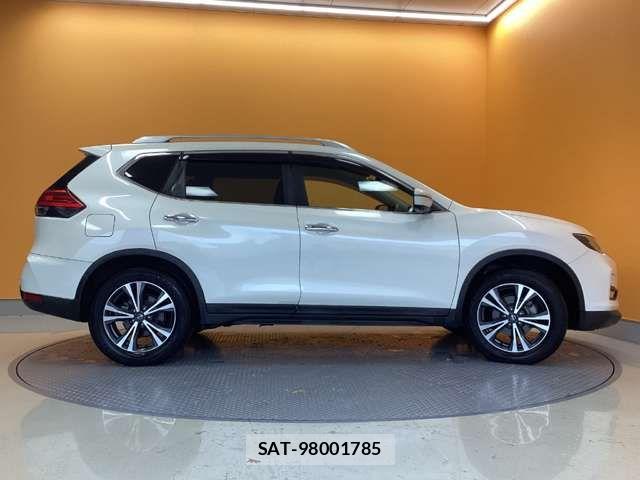Nissan X-TRAIL 2017-09 6915806-9