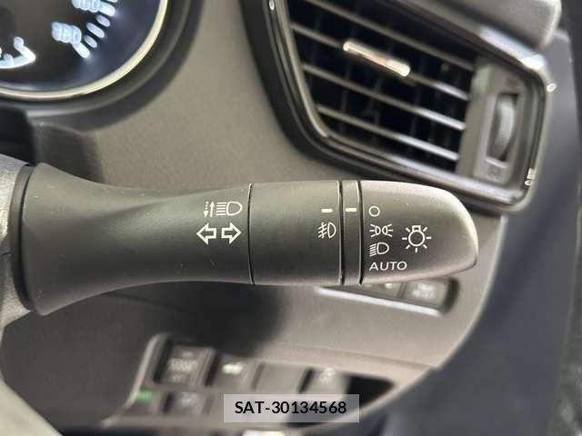 Nissan X-TRAIL 2017-09 7227552-11