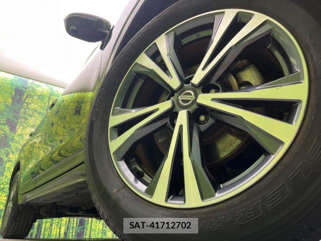 Nissan X-TRAIL 2017-08 7227551-12