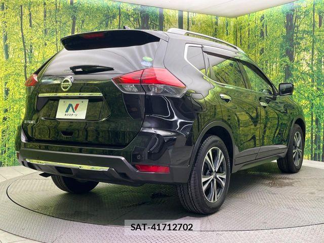 Nissan X-TRAIL 2017-08 7227551-16