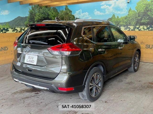 Nissan X-TRAIL 2017-06 7227549-16