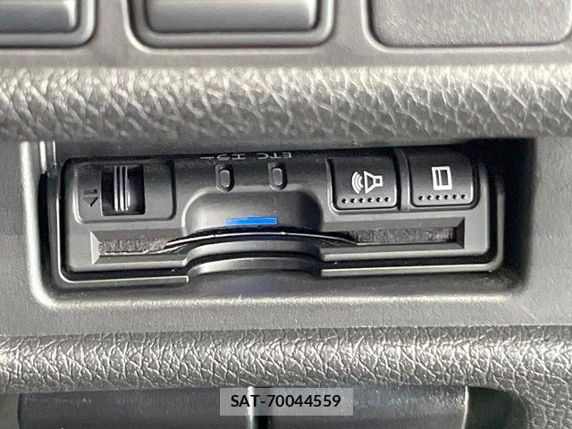 Nissan X-TRAIL 2017-07 7331408-6