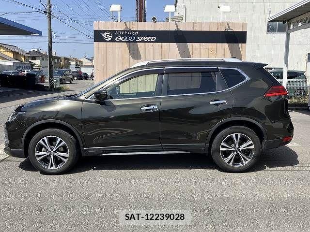 Nissan X-TRAIL 2018-09 7331407-15