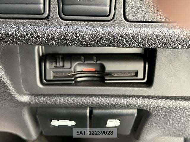 Nissan X-TRAIL 2018-09 7331407-6