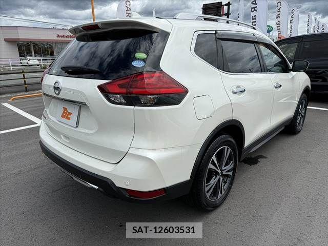 Nissan X-TRAIL 2018-03 7360596-12