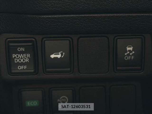 Nissan X-TRAIL 2018-03 7360596-27