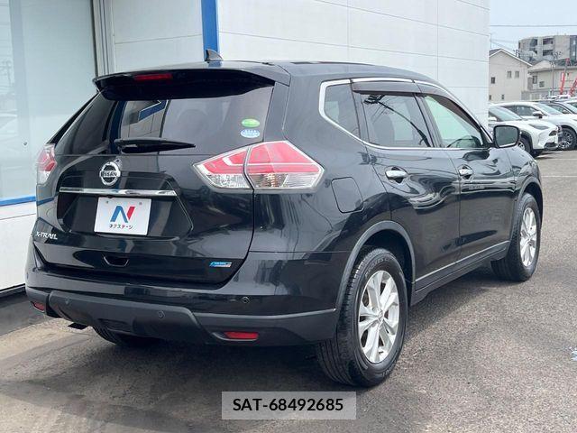 Nissan X-TRAIL 2016-11 7394989-16