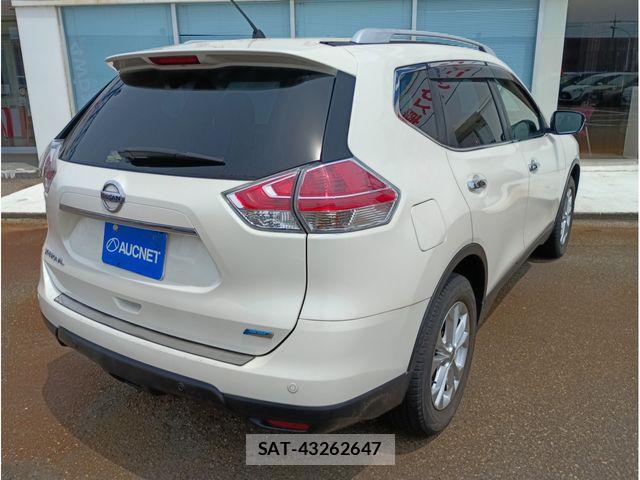 Nissan X-TRAIL 2016-02 7459034-1