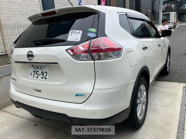 Nissan X-TRAIL 2016-02 7459033-3