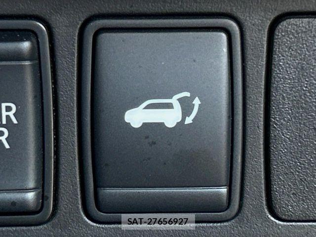 Nissan X-TRAIL 2018-06 7510537-5