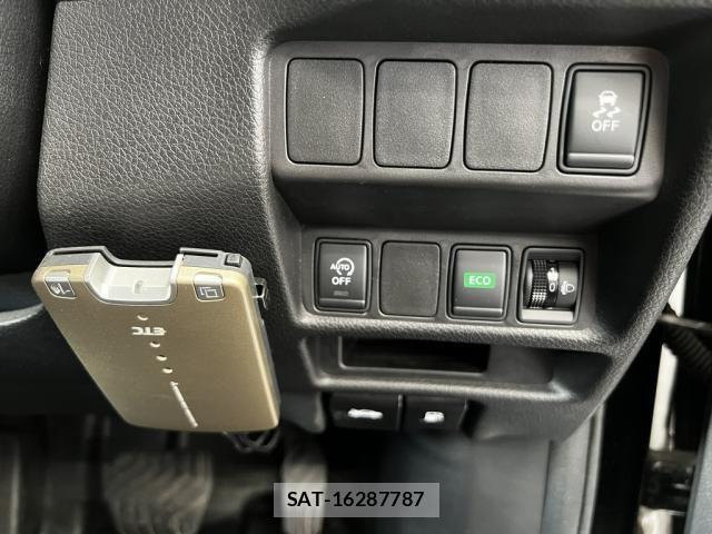 Nissan X-TRAIL 2017-05 7621529-15