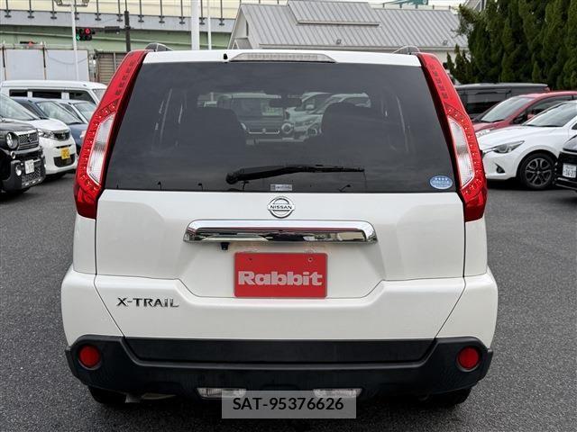 Nissan X-TRAIL 2013-09 8039368-9