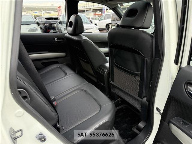 Nissan X-TRAIL 2013-09 8039368-18