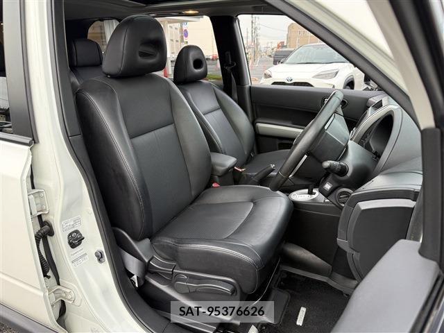 Nissan X-TRAIL 2013-09 8039368-19