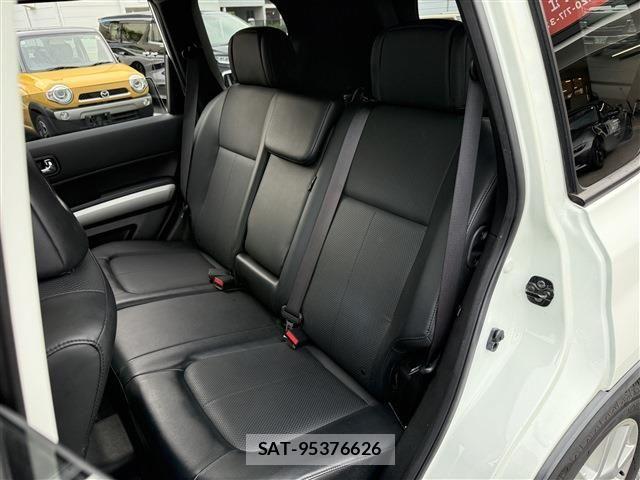 Nissan X-TRAIL 2013-09 8039368-25