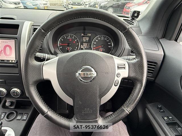Nissan X-TRAIL 2013-09 8039368-28