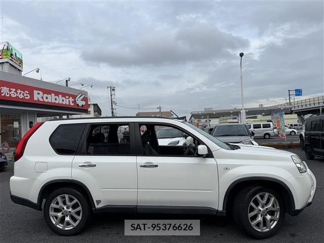 Nissan X-TRAIL 2013-09 8039368-5