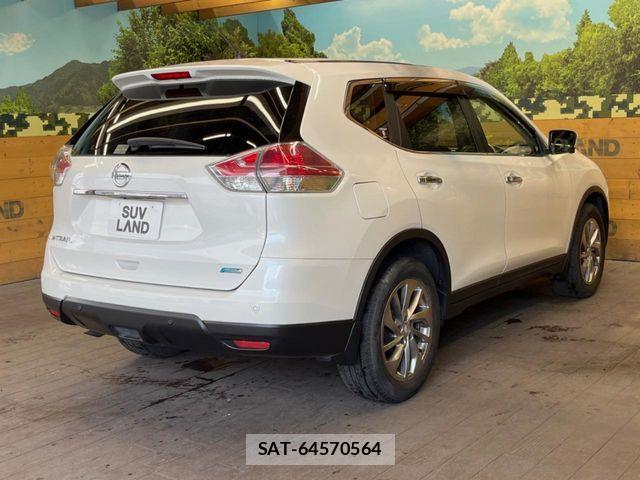 Nissan X-TRAIL 2016-11 8039365-16