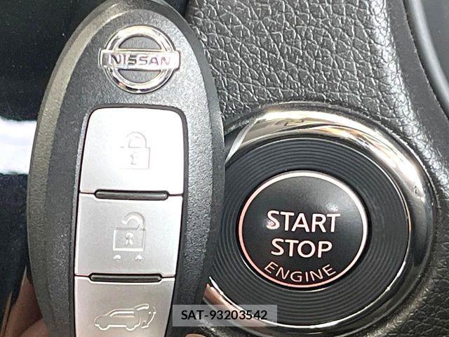 Nissan X-TRAIL 2017-07 8039362-6