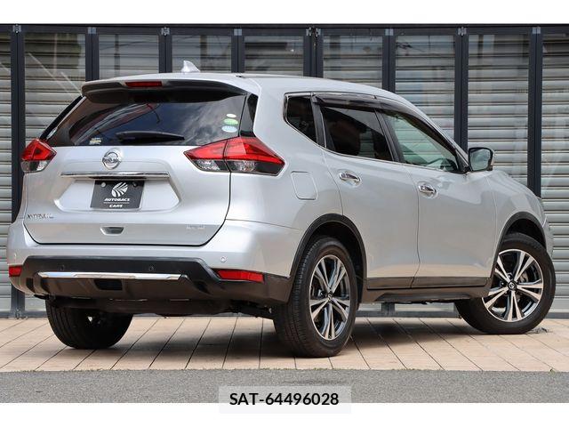 Nissan X-TRAIL 2018-04 8039363-2