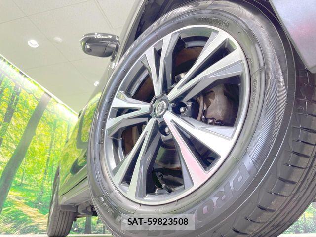 Nissan X-TRAIL 2017-11 8102890-12