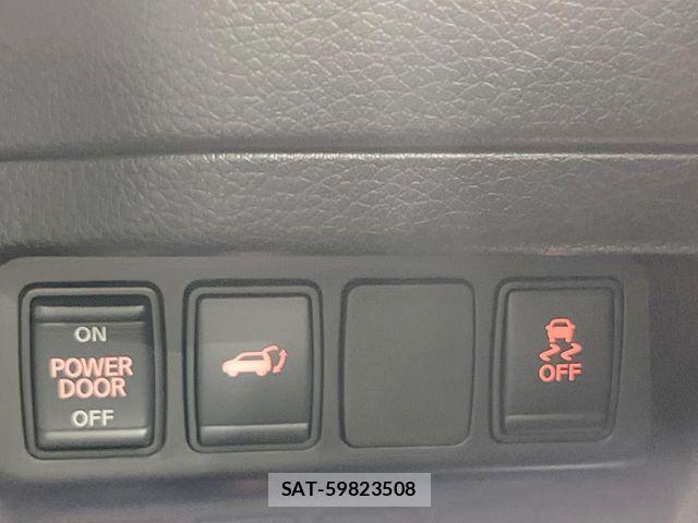 Nissan X-TRAIL 2017-11 8102890-6