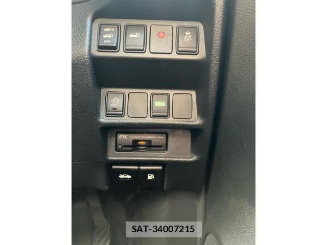 Nissan X-TRAIL 2016-03 8102891-16