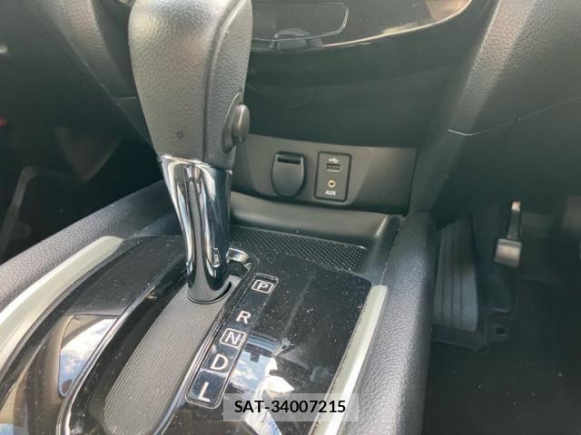 Nissan X-TRAIL 2016-03 8102891-17