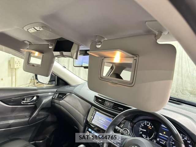 Nissan X-TRAIL 2017-07 8133140-24