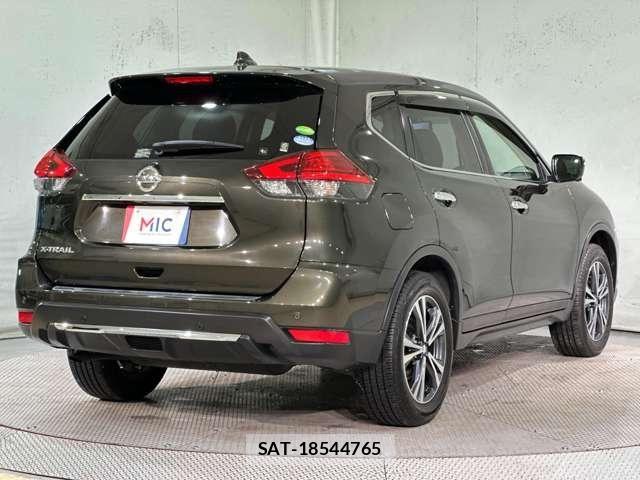 Nissan X-TRAIL 2017-07 8133140-4