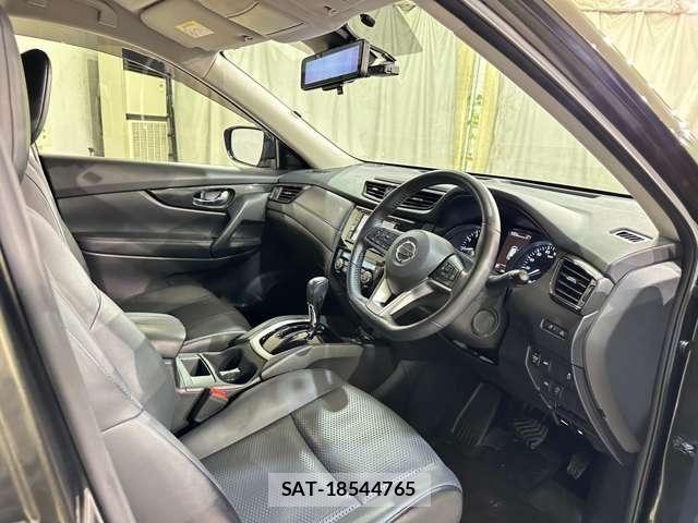 Nissan X-TRAIL 2017-07 8133140-8