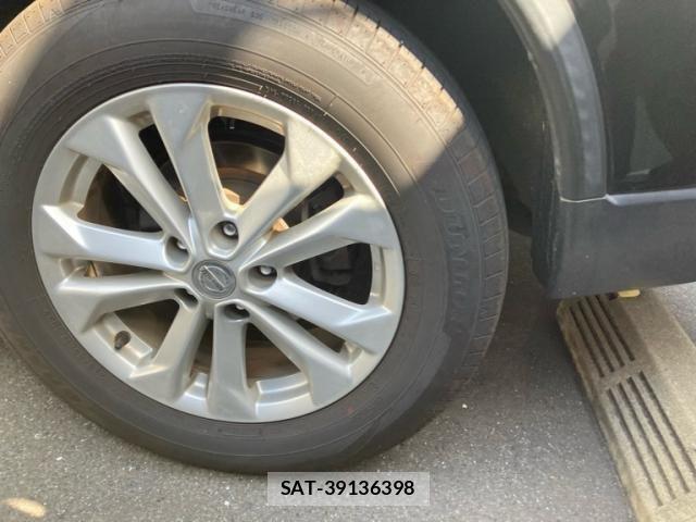 Nissan X-TRAIL 2015-06 8147052-10