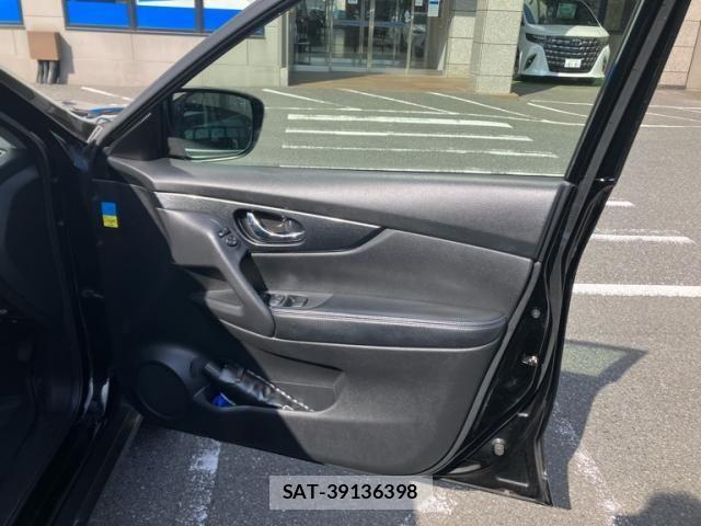 Nissan X-TRAIL 2015-06 8147052-12
