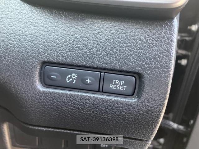 Nissan X-TRAIL 2015-06 8147052-22