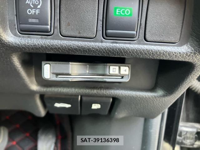 Nissan X-TRAIL 2015-06 8147052-23