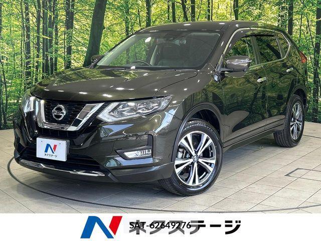 Nissan X-TRAIL 2018-03 8211140-0