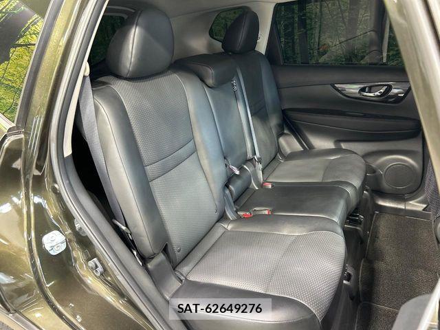 Nissan X-TRAIL 2018-03 8211140-11
