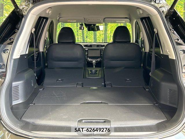 Nissan X-TRAIL 2018-03 8211140-12